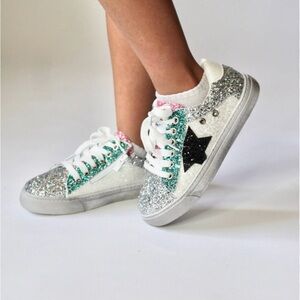 NEW LOLA + THE BOYS girl's star glitter sneakers in white multi size 3